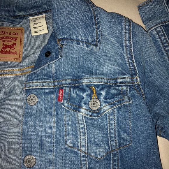 Levi's Jackets & Blazers - LEVIS ❤️ Jean Jacket